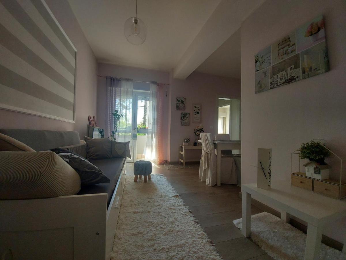 La Pineta - Delightful Small Apartment Near The City Center L'Aquila Ngoại thất bức ảnh